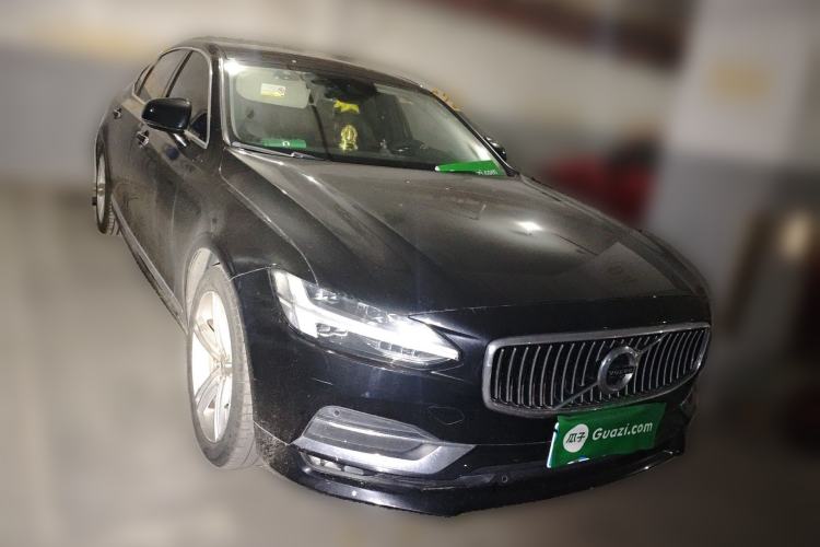 Used Volvo S90 2019 T5 Zhiyi Edition Front Right 45 Deg