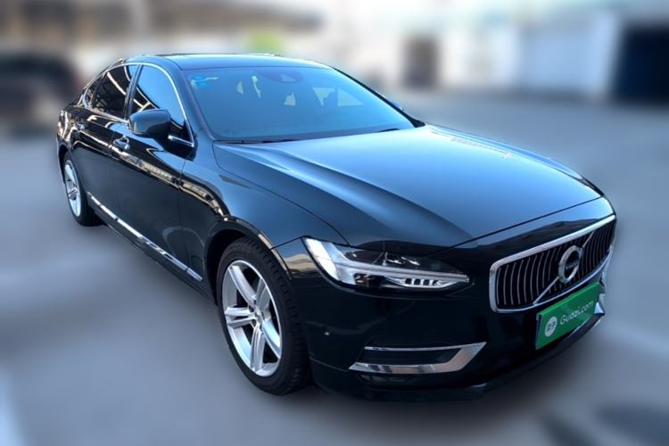 Used Volvo S90 2019 T5 Zhiyuan Edition Front Right 45 Deg