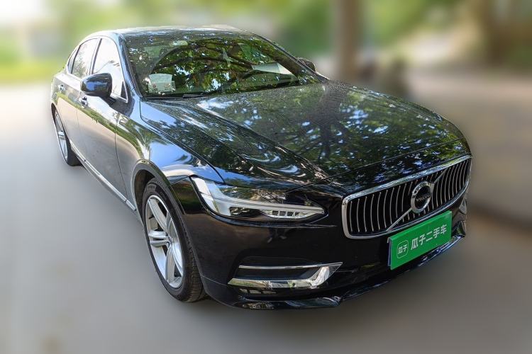Used Volvo S90 2019 T5 Zhiyi Edition Front Right 45 Deg