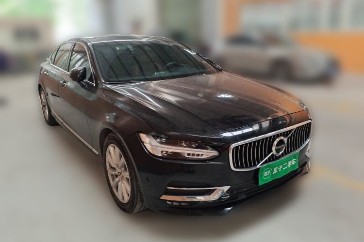 Used Volvo S90 2019 T5 Zhiya Edition Front Right 45 Deg