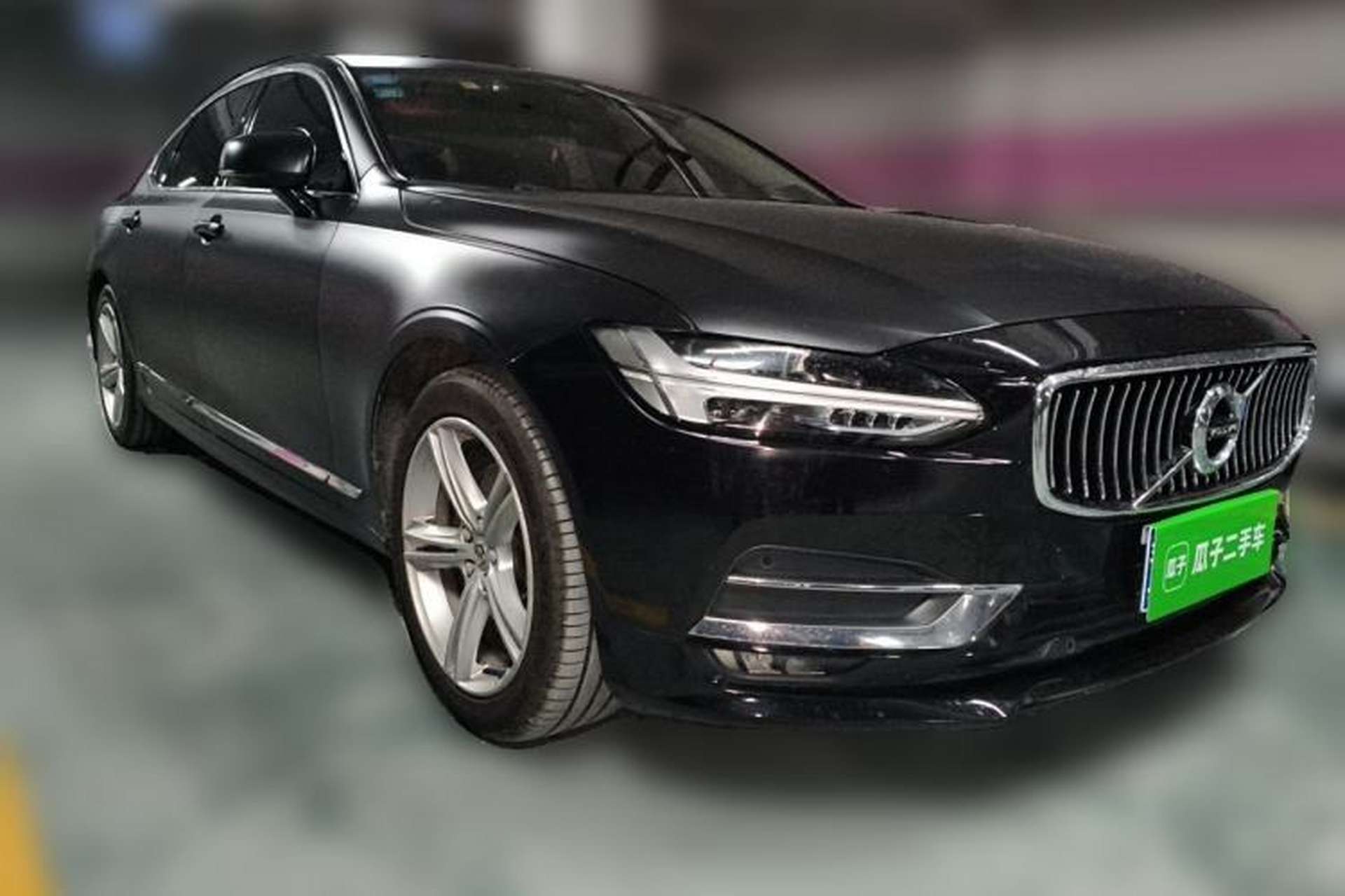 Used Volvo S90 2019 T5 Zhiyi Edition Front Right 45 Deg