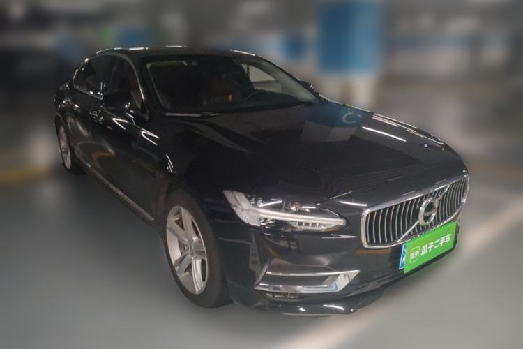 Used Volvo S90 2019 T5 Zhiyi Edition Front Right 45 Deg