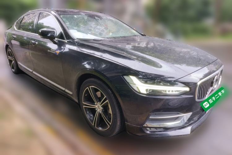 Used Volvo S90 2019 T5 Zhiyuan Edition Front Right 45 Deg