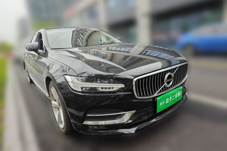 Used Volvo S90 2019 T5 Zhiyi Edition Front Right 45 Deg