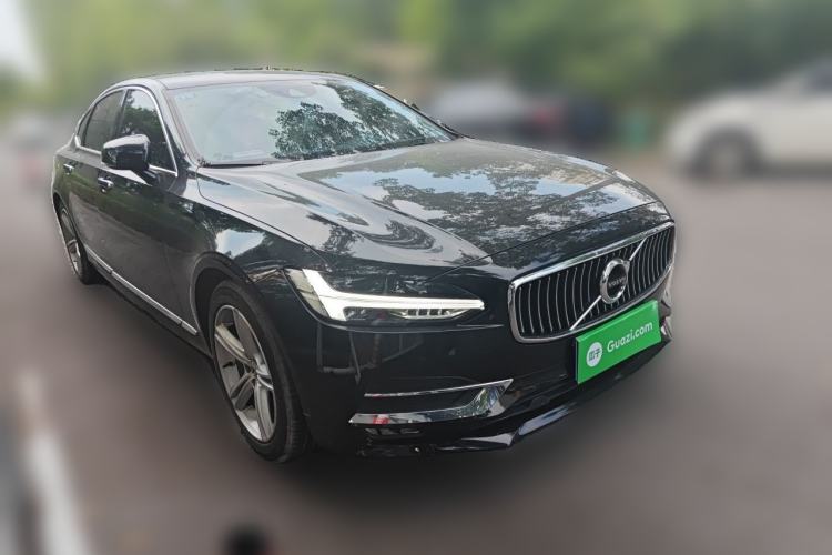 Used Volvo S90 2019 T5 Zhiyi Edition Front Right 45 Deg
