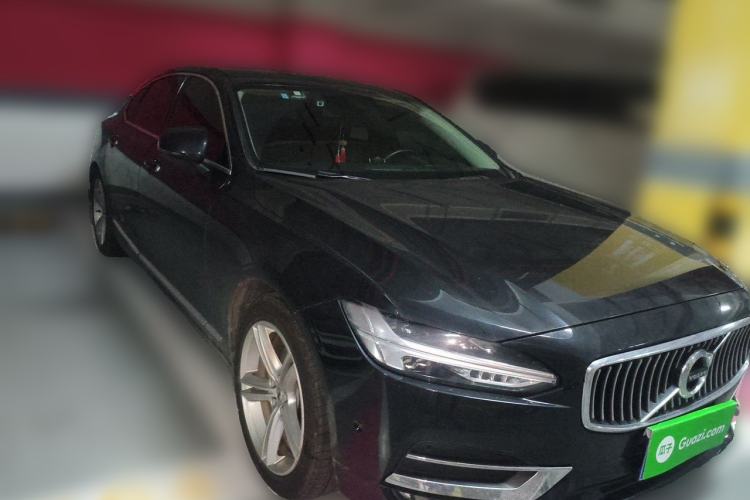 Used Volvo S90 2019 T5 Zhiyuan Edition Front Right 45 Deg