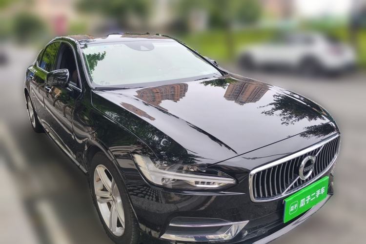 Used Volvo S90 2019 T5 Zhiyi Edition Front Right 45 Deg