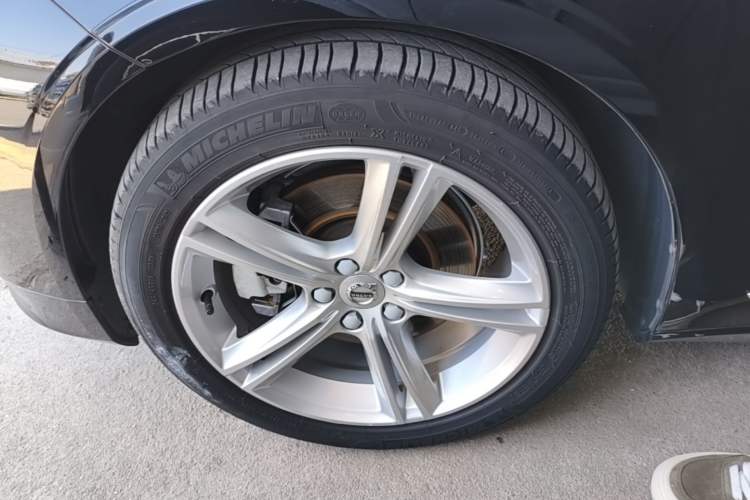 Used Volvo S90 2019 T5 Zhiyi Edition Left Front Wheel Hub