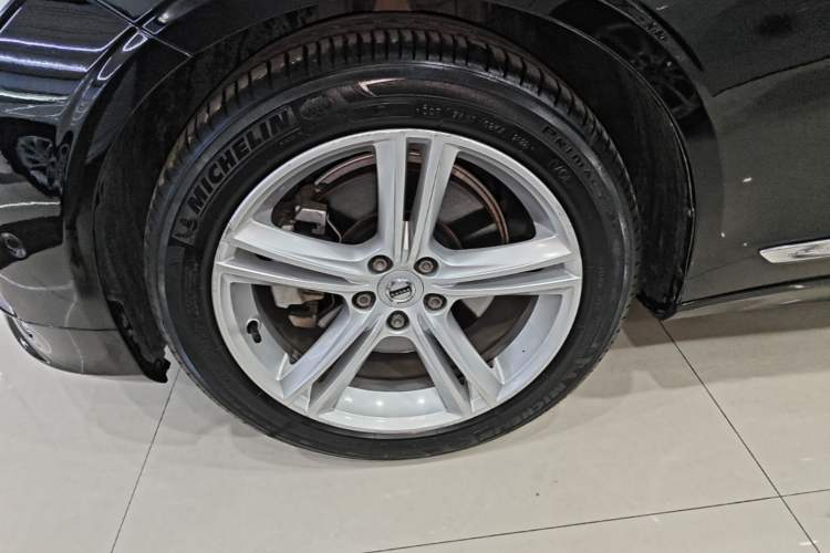 Used Volvo S90 2019 T5 Zhiyuan Edition Left Front Wheel Hub