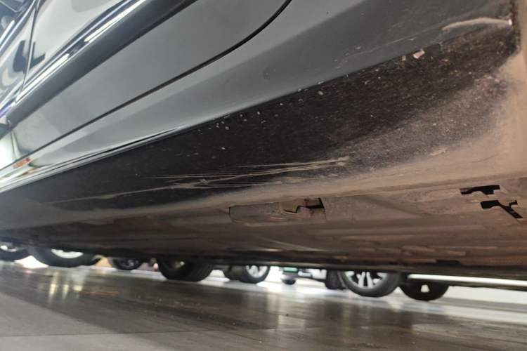 Used Volvo S90 2019 T5 Zhiyi Edition Left Side Sill