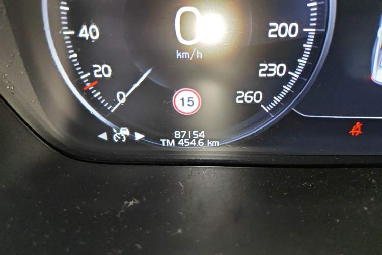 Used Volvo S90 2019 T5 Zhiyuan Edition Odometer Close Up