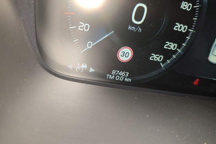 Used Volvo S90 2019 T5 Zhiyuan Edition Odometer Close Up