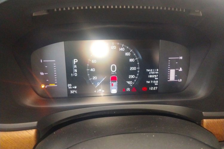 Used Volvo S90 2019 T5 Zhiyi Edition Odometer Close Up
