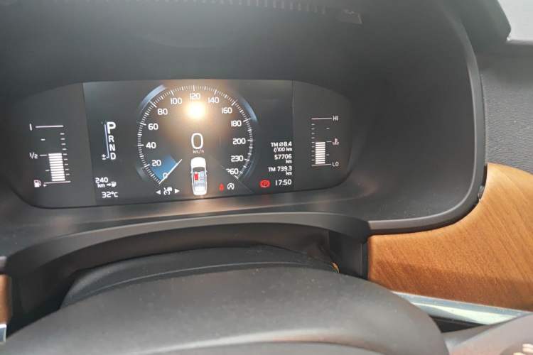 Used Volvo S90 2019 T5 Zhiyi Edition Odometer Close Up