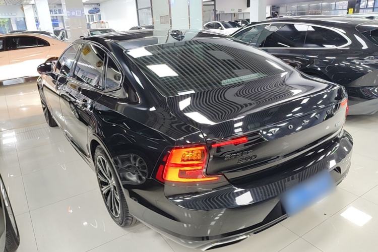 Used Volvo S90 2019 T5 Zhiyi Edition Rear Left 45 Deg