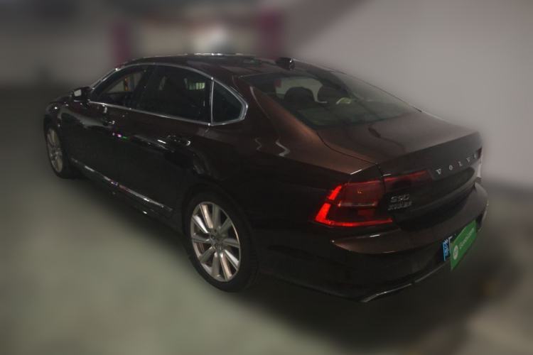 Used Volvo S90 2019 T5 Zhiya Edition Rear Left 45 Deg