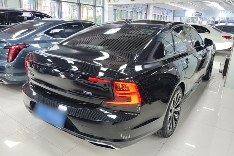 Used Volvo S90 2019 T5 Zhiyi Edition Rear Right 45 Deg