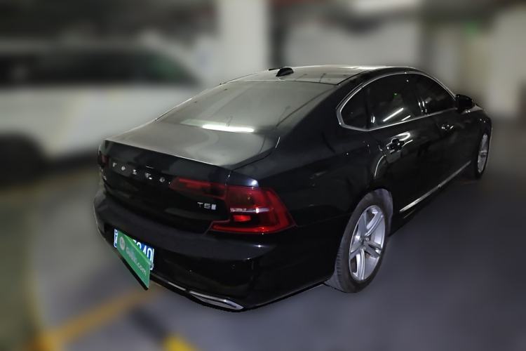 Used Volvo S90 2019 T5 Zhiyi Edition Rear Right 45 Deg