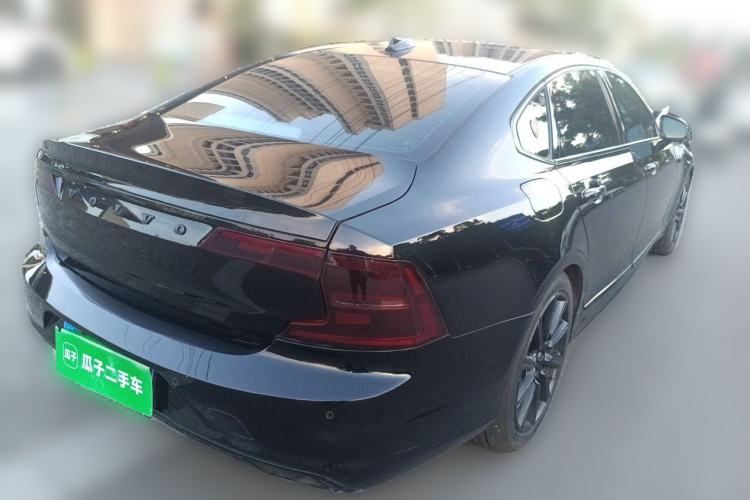 Used Volvo S90 2019 T5 Zhiyi Edition Rear Right 45 Deg