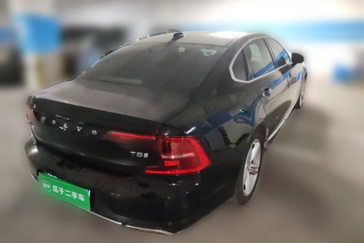 Used Volvo S90 2019 T5 Zhiyi Edition Rear Right 45 Deg