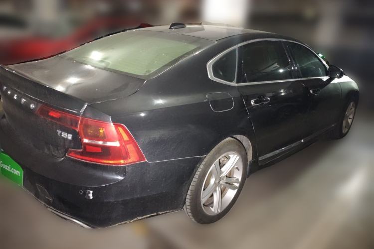 Used Volvo S90 2019 T5 Zhiyi Edition Rear Right 45 Deg