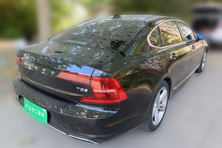 Used Volvo S90 2019 T5 Zhiyi Edition Rear Right 45 Deg