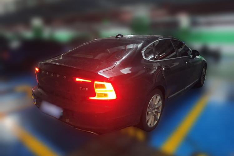 Used Volvo S90 2019 T5 Zhiyi Edition Rear Right 45 Deg