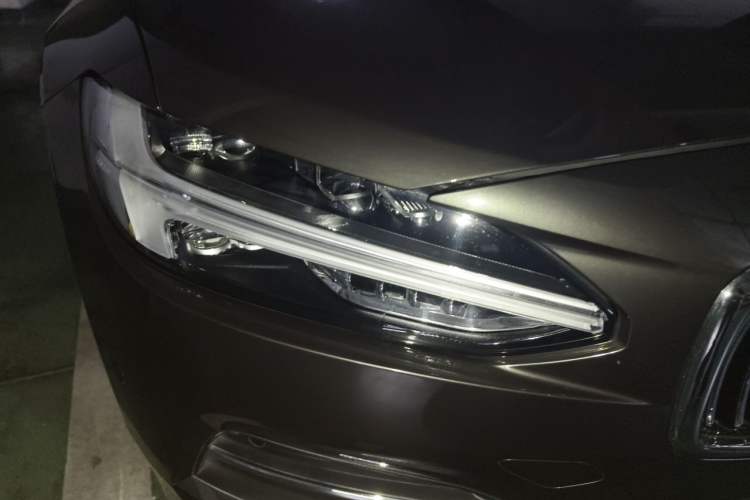 Used Volvo S90 2019 T5 Zhiyuan Edition Right Front Headlight