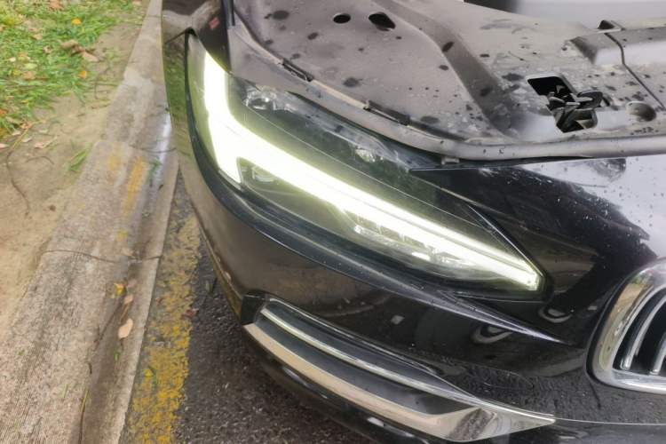 Used Volvo S90 2019 T5 Zhiyuan Edition Right Front Headlight