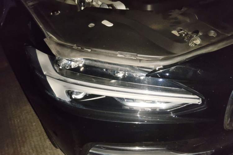 Used Volvo S90 2019 T5 Zhiyuan Edition Right Front Headlight