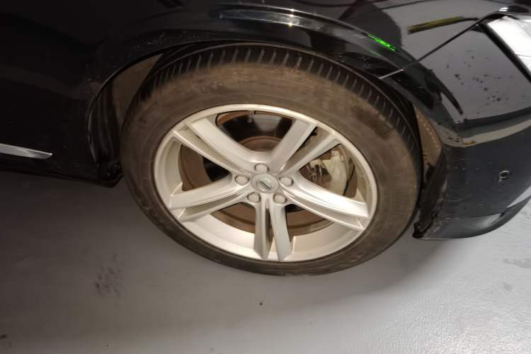 Used Volvo S90 2019 T5 Zhiyuan Edition Right Front Wheel Hub