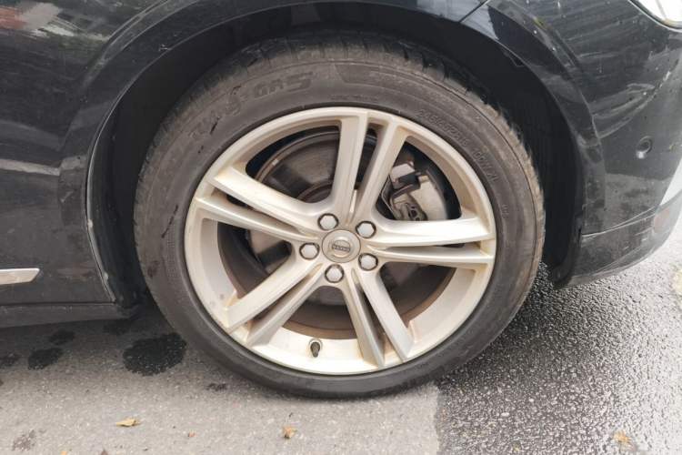 Used Volvo S90 2019 T5 Zhiyuan Edition Right Front Wheel Hub