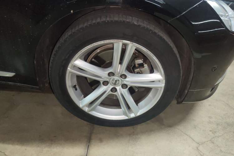 Used Volvo S90 2019 T5 Zhiyuan Edition Right Front Wheel Hub