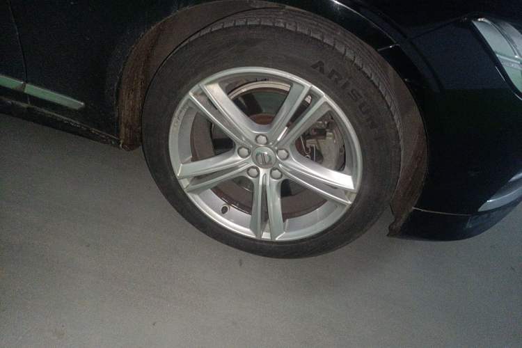 Used Volvo S90 2019 T5 Zhiyuan Edition Right Front Wheel Hub