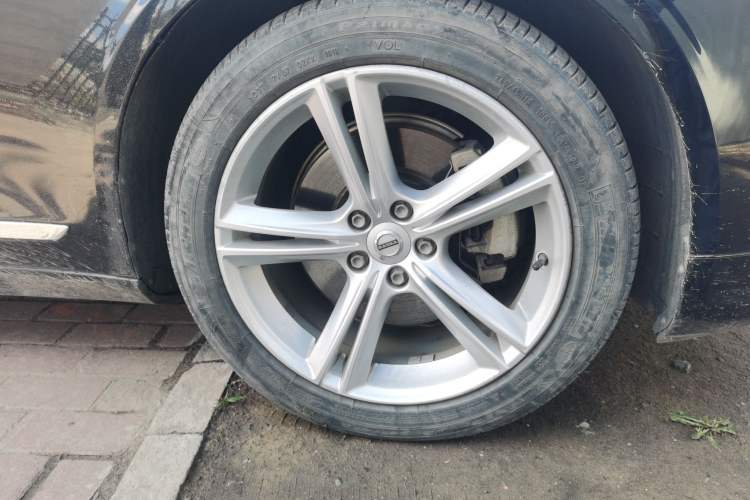 Used Volvo S90 2019 T5 Zhiyi Edition Right Front Wheel Hub