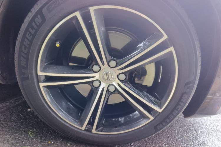 Used Volvo S90 2019 T5 Zhiyuan Edition Right Front Wheel Hub