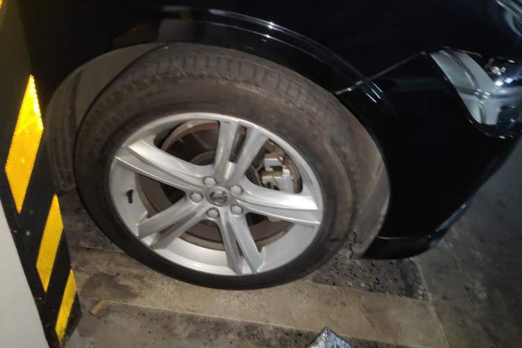 Used Volvo S90 2019 T5 Zhiyi Edition Right Front Wheel Hub