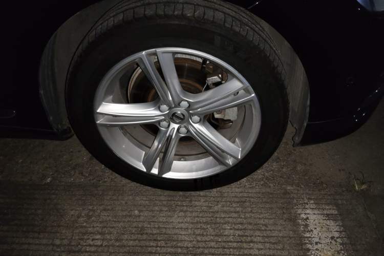 Used Volvo S90 2019 T5 Zhiyuan Edition Right Front Wheel Hub