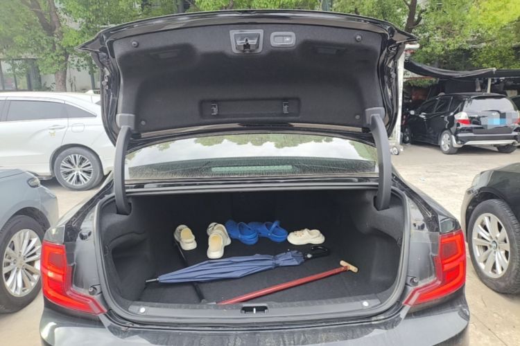 Used Volvo S90 2019 T5 Zhiyi Edition Trunk