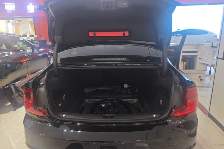 Used Volvo S90 2019 T5 Zhiyuan Edition Trunk