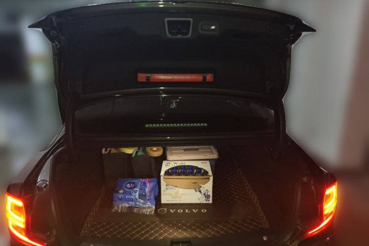 Used Volvo S90 2019 T5 Zhiyuan Edition Trunk