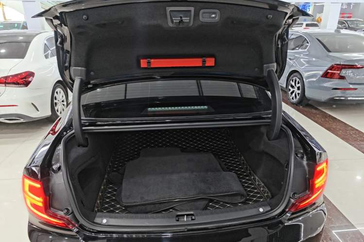 Used Volvo S90 2019 T5 Zhiyuan Edition Trunk