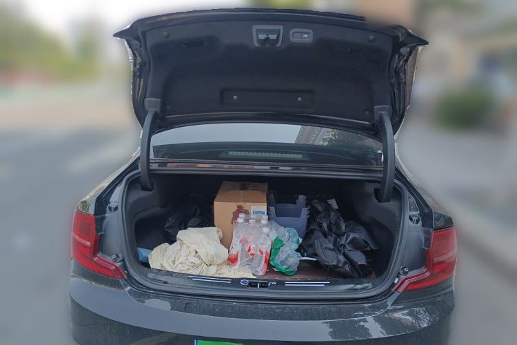 Used Volvo S90 2019 T5 Zhiyuan Edition Trunk