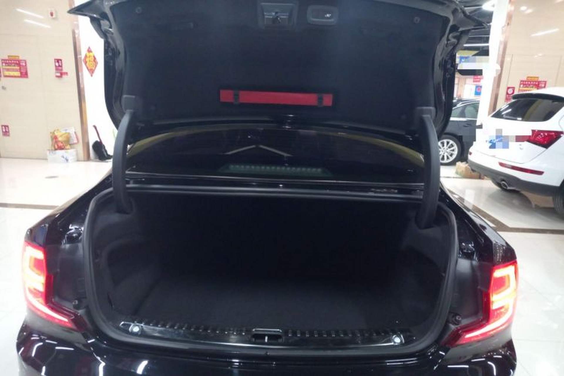 Used Volvo S90 2019 T5 Zhiyuan Edition Trunk