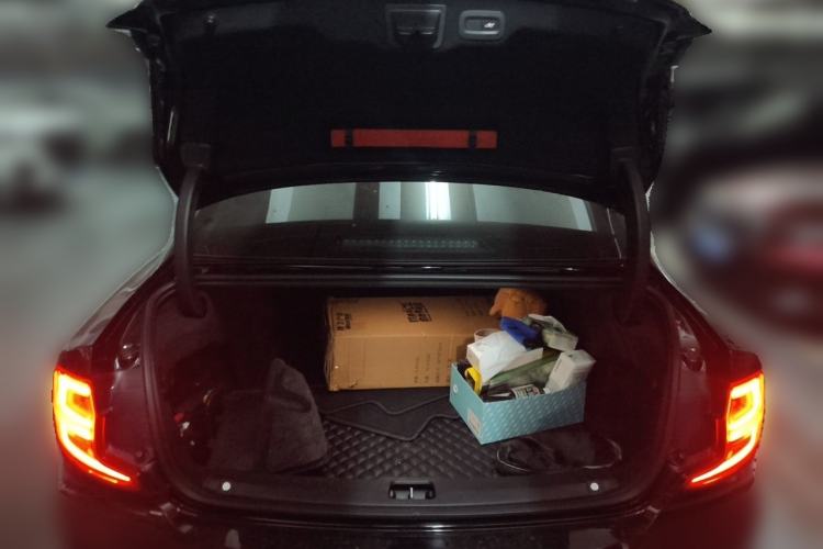 Used Volvo S90 2019 T5 Zhiyuan Edition Trunk