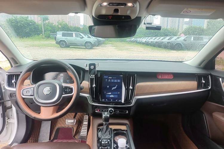 Used Volvo S90 2019 T5 Zhiyuan Edition Center Console