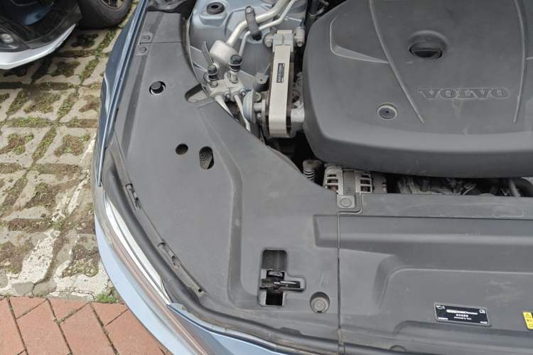 Used Volvo S90 2019 T5 Zhiyi Edition Engine Bay Right