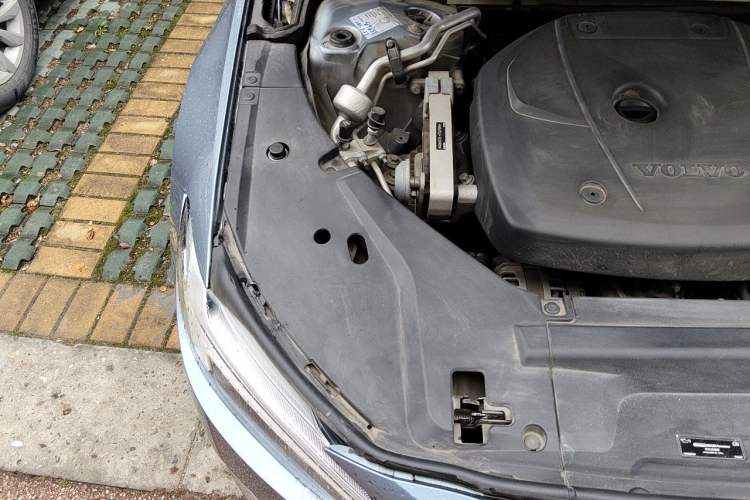 Used Volvo S90 2019 T5 Zhiyi Edition Engine Bay Right