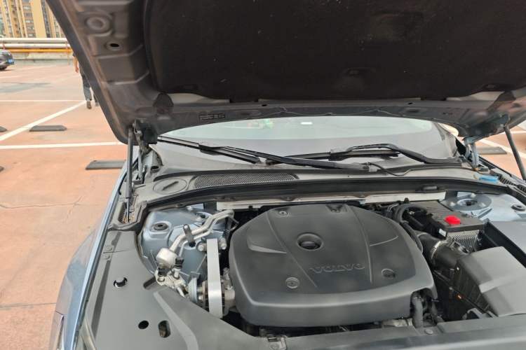 Used Volvo S90 2019 T5 Zhiyi Edition Engine Bay Right