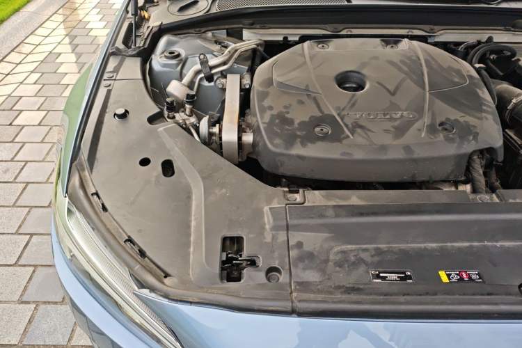 Used Volvo S90 2019 T5 Zhiyi Edition Engine Bay Right